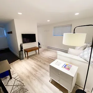 Small Private At Kitsilano Vancouver